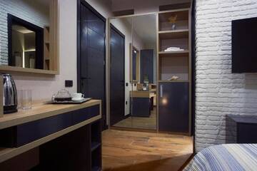 Фото номера Номер с кроватью размера «queen-size» и балконом Отель Green Boutique Hotel г. Тбилиси 3