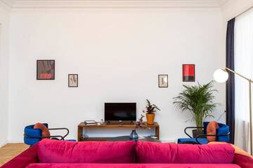 Фото Дома для отпуска ❂Light and Luxurious 2BR Home + Balcony in the City Center❂ г. Тбилиси 5