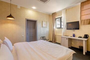 Фото номера Двухместный номер Делюкс с 1 кроватью Отель Hotel Day Inn г. Тбилиси 3