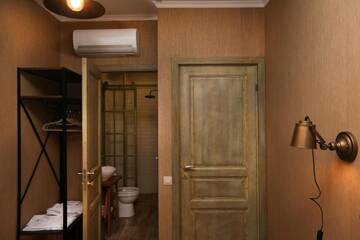 Фото номера Двухместный номер с 1 кроватью и балконом Отель Boutique Hotel Umbrella г. Тбилиси 17