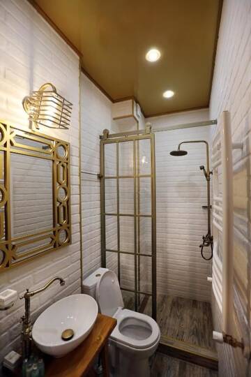 Фото номера Двухместный номер с 1 кроватью и балконом Отель Boutique Hotel Umbrella г. Тбилиси 23