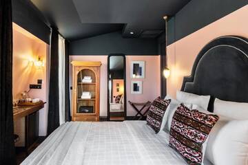 Фото номера Двухместный номер с 1 кроватью и гидромассажной ванной Отель Communal Hotel Plekhanovi г. Тбилиси 2