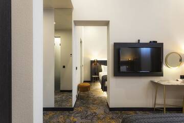 Фото номера Семейный номер Отель Taberne Boutique Hotel Tbilisi г. Тбилиси 3