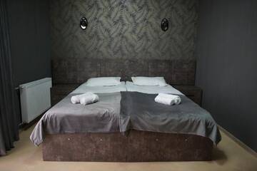 Фото номера Двухместный номер с 2 отдельными кроватями и балконом Отель Tbilisi Sea Hotel г. Тбилиси 5