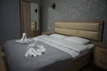 Фото номера Двухместный номер с 1 кроватью и видом на горы Отель Tbilisi Sea Hotel г. Тбилиси 5