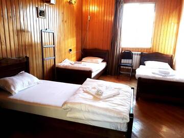 Фото номера Односпальная кровать в общем номере для женщин Хостелы Central House г. Тбилиси 3