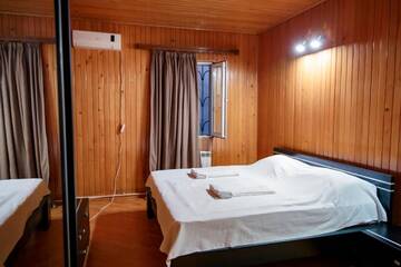 Фото номера Deluxe Double Room 206 Хостелы Central House г. Тбилиси 6