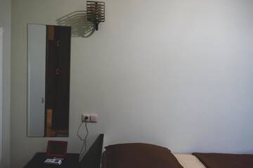 Фото номера Двухместный номер с 1 кроватью Хостелы Lets go Hostel г. Тбилиси 3