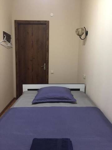 Фото номера Одноместный номер с общим душем и туалетом Хостелы Lets go Hostel г. Тбилиси 12