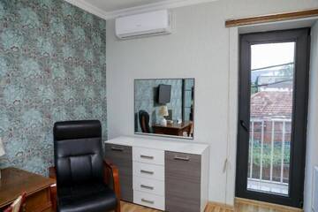 Фото номера Двухместный номер Делюкс с 1 кроватью и ванной Отель Hotel DELUXE 55 г. Тбилиси 12