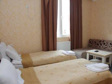Фото номера Трехместный номер с видом на город Отель Hotel Shalimar г. Тбилиси 7
