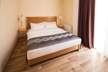 Фото номера Двухместный номер с 1 кроватью и балконом Отель Ornament Boutique Hotel г. Тбилиси 11