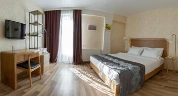 Фото номера Двухместный номер с 1 кроватью и балконом Отель Ornament Boutique Hotel г. Тбилиси 21