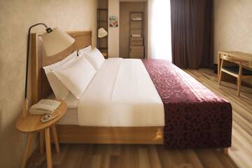 Фото номера Двухместный номер с 1 кроватью Отель Ornament Boutique Hotel г. Тбилиси 4