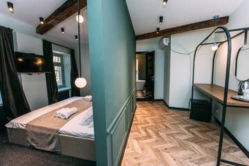 Фото номера Двухместный номер Делюкс с 1 кроватью Гостевой дом Atoneli Apartment hotel г. Тбилиси 9