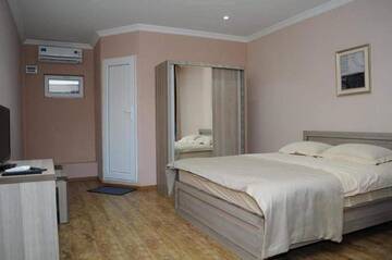 Фото номера Двухместный номер Делюкс с 1 кроватью и ванной Хостелы ASU HOSTEL TBILISI г. Тбилиси 5