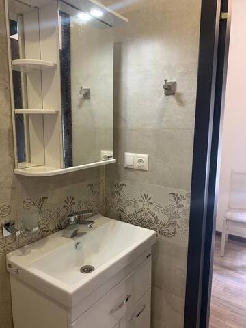 Фото номера Номер Делюкс (для 2 взрослых и 1 ребенка) Апарт-отели Griboedovi 13 г. Тбилиси 8