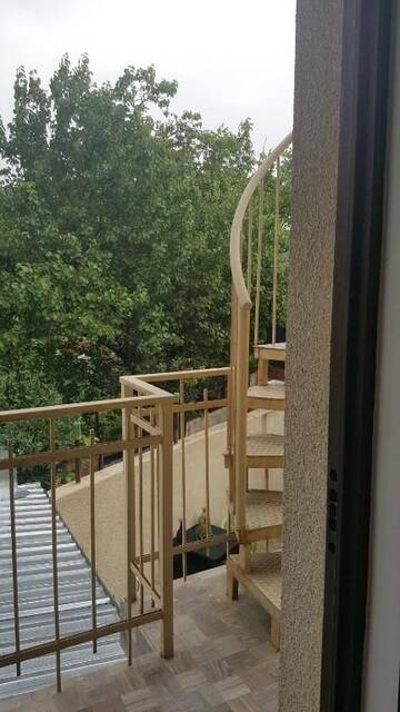 Фото номера Семейный номер с балконом Гостевой дом guesthouse new different г. Тбилиси 27