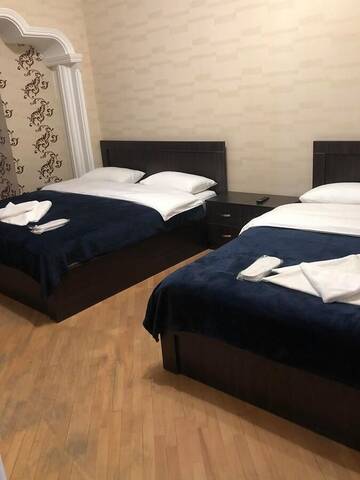 Фото номера Двухместный номер с 2 двуспальными кроватями Гостевой дом 4 SEASONS HOTEL г. Тбилиси 8