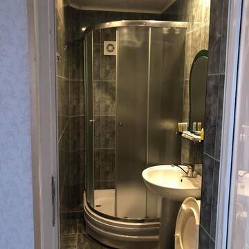 Фото номера Двухместный номер с 2 двуспальными кроватями Гостевой дом 4 SEASONS HOTEL г. Тбилиси 13