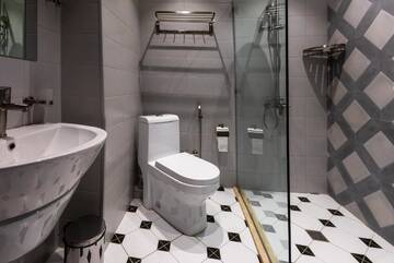 Фото номера Стандартный трехместный номер Отель TM Apart Hotel г. Тбилиси 3