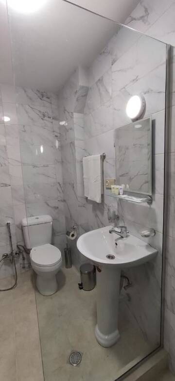Фото номера Стандартный двухместный номер с 2 отдельными кроватями Отель Hotel DAKE Didube г. Тбилиси 3