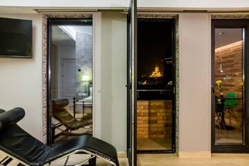 Фото номера Апартаменты в пентхаусе с балконом, панорамный вид Апарт-отели Boutique Apart Hotel Upe г. Тбилиси 4