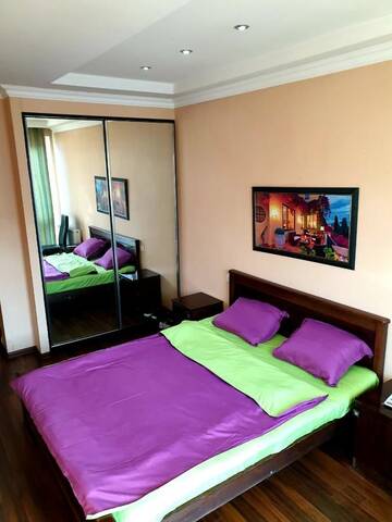 Фото номера Номер с кроватью размера &quot;queen-size&quot; и видом на сад Хостелы Pinoy Travel Hostel &amp; Tours Georgia г. Тбилиси 6
