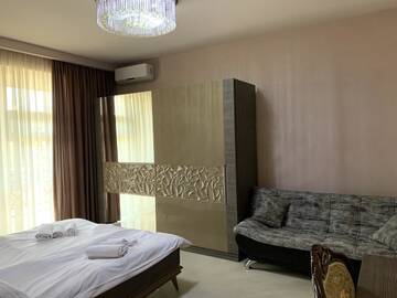 Фото номера Люкс с кроватью размера &quot;king-size&quot; и джакузи Отель Georgia Hotel Villa г. Тбилиси 2
