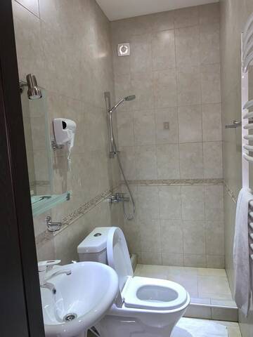 Фото номера Четырехместный номер &quot;Комфорт&quot; Отель Georgia Hotel Villa г. Тбилиси 4