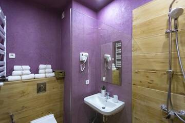 Фото номера Двухместный номер Делюкс с 1 кроватью и балконом Апарт-отели Industrial Apartments г. Тбилиси 14