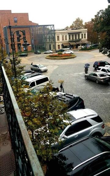 Фото номера Семейный номер с балконом Отель Royal Hotel г. Тбилиси 3